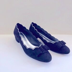 SALVATORE  FERRAGAMO Black Vara Shell